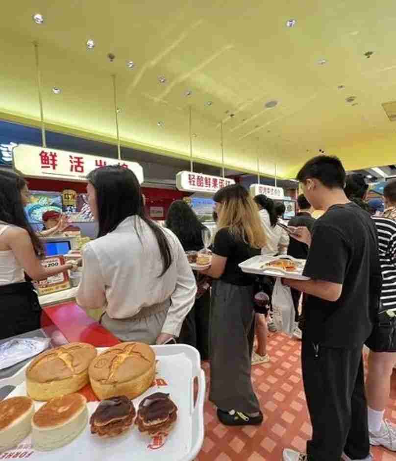 超市烘焙戰(zhàn)火燒到溫控！破解面包“保鮮命門”贏千億市場（轉(zhuǎn)自龍商網(wǎng)超市周刊第2449篇原創(chuàng)）